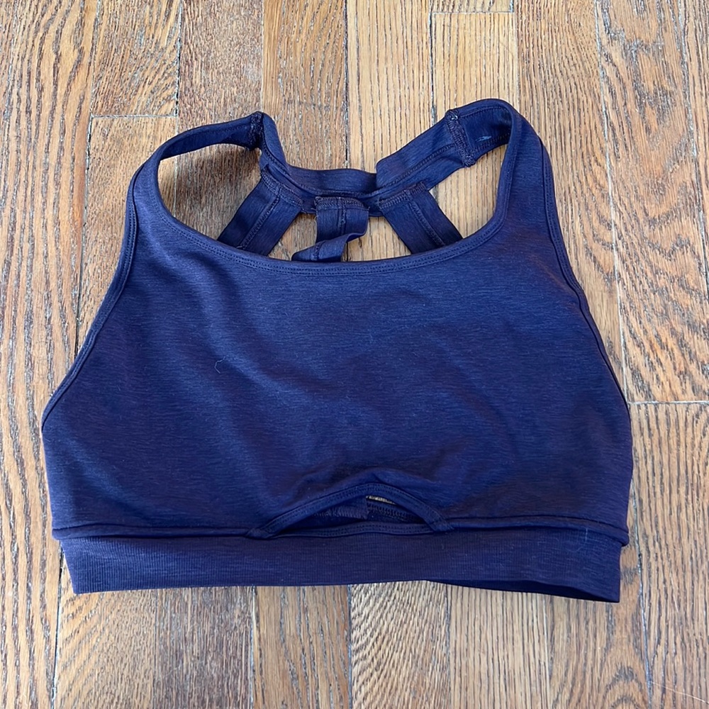 Alphalete sports bra